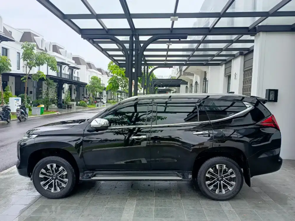 Dijual Mobil Mitsubishi Pajero Sport Dakar 4x2 AT 2022/2023