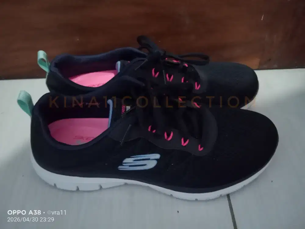Sepatu Skechers Original