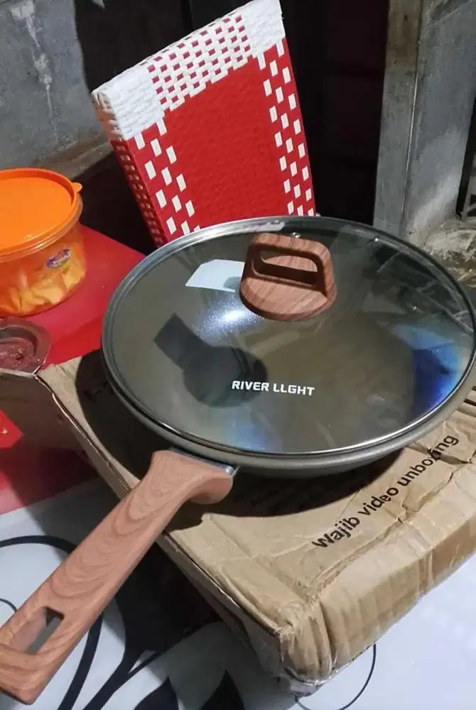 Panci anti lengket