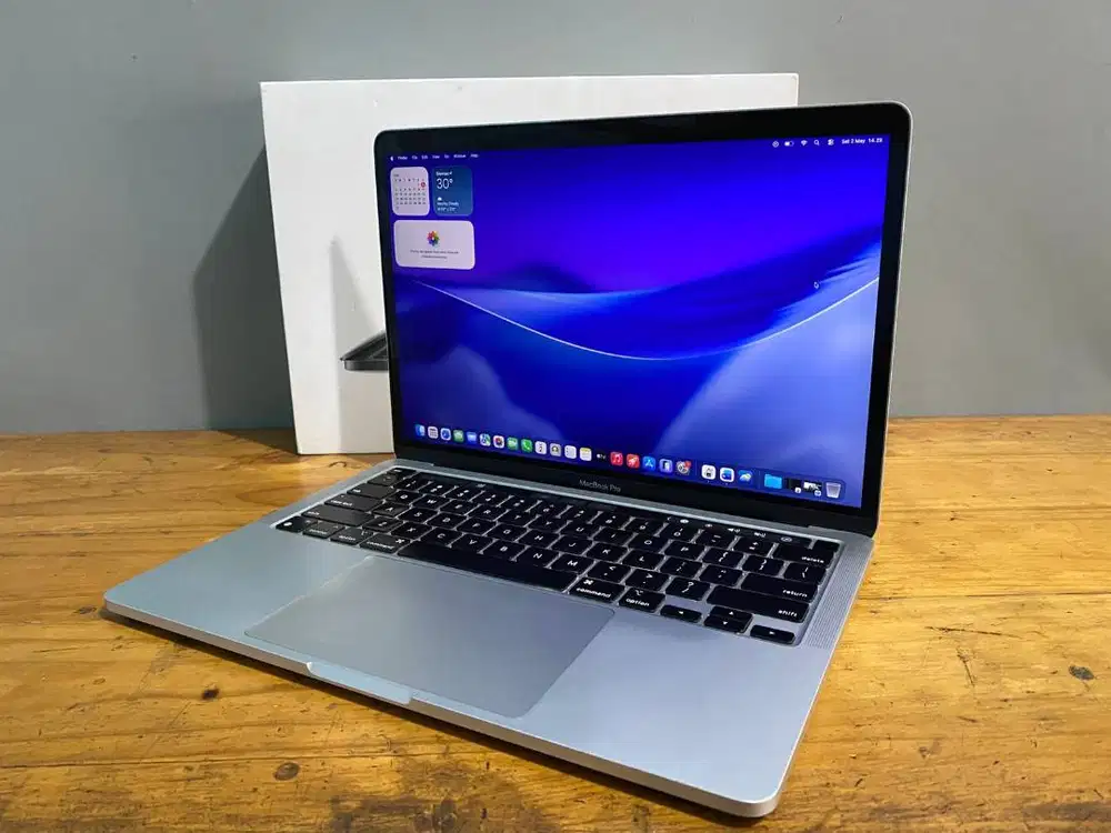 MacBook Pro M1 2020 – Ngebut, Senyap, Premium Minus Dent cek foto p