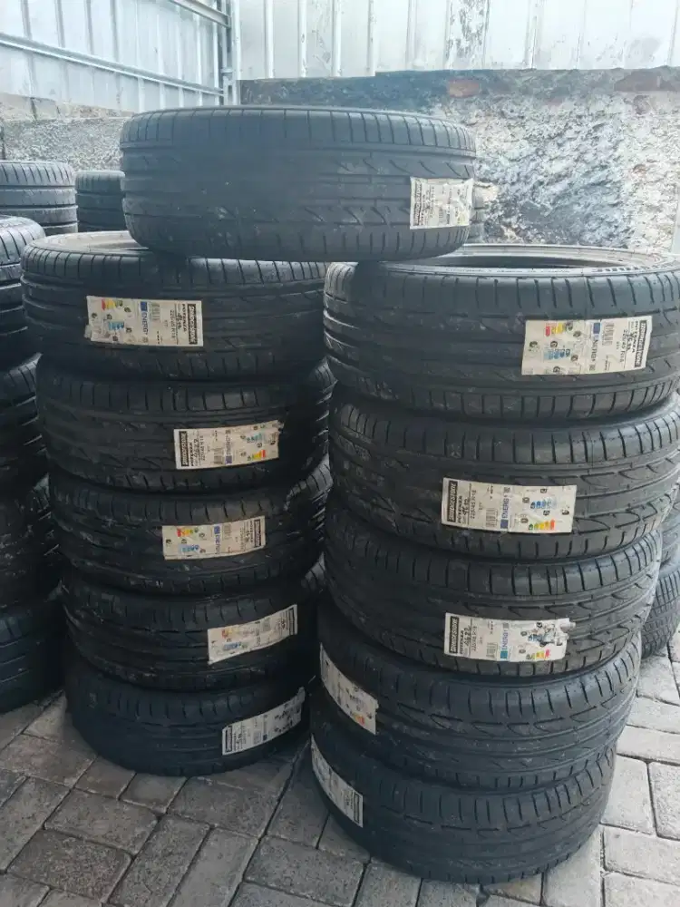 Ban 225/45/18 Bridgestone Potenza 001 RFT