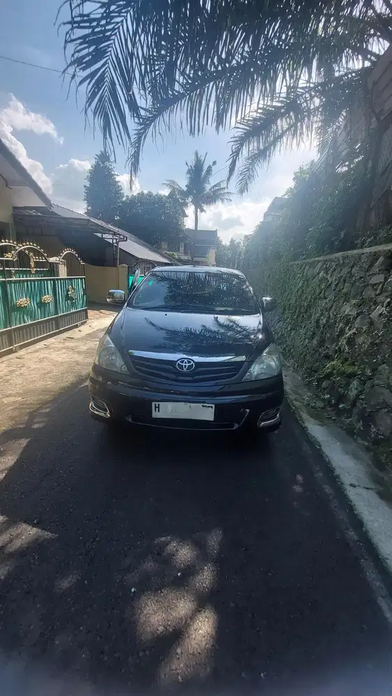 Toyota Kijang Innova 2011 Bensin