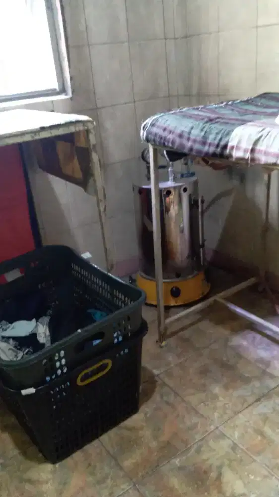 Freelance setrika uap dan packing