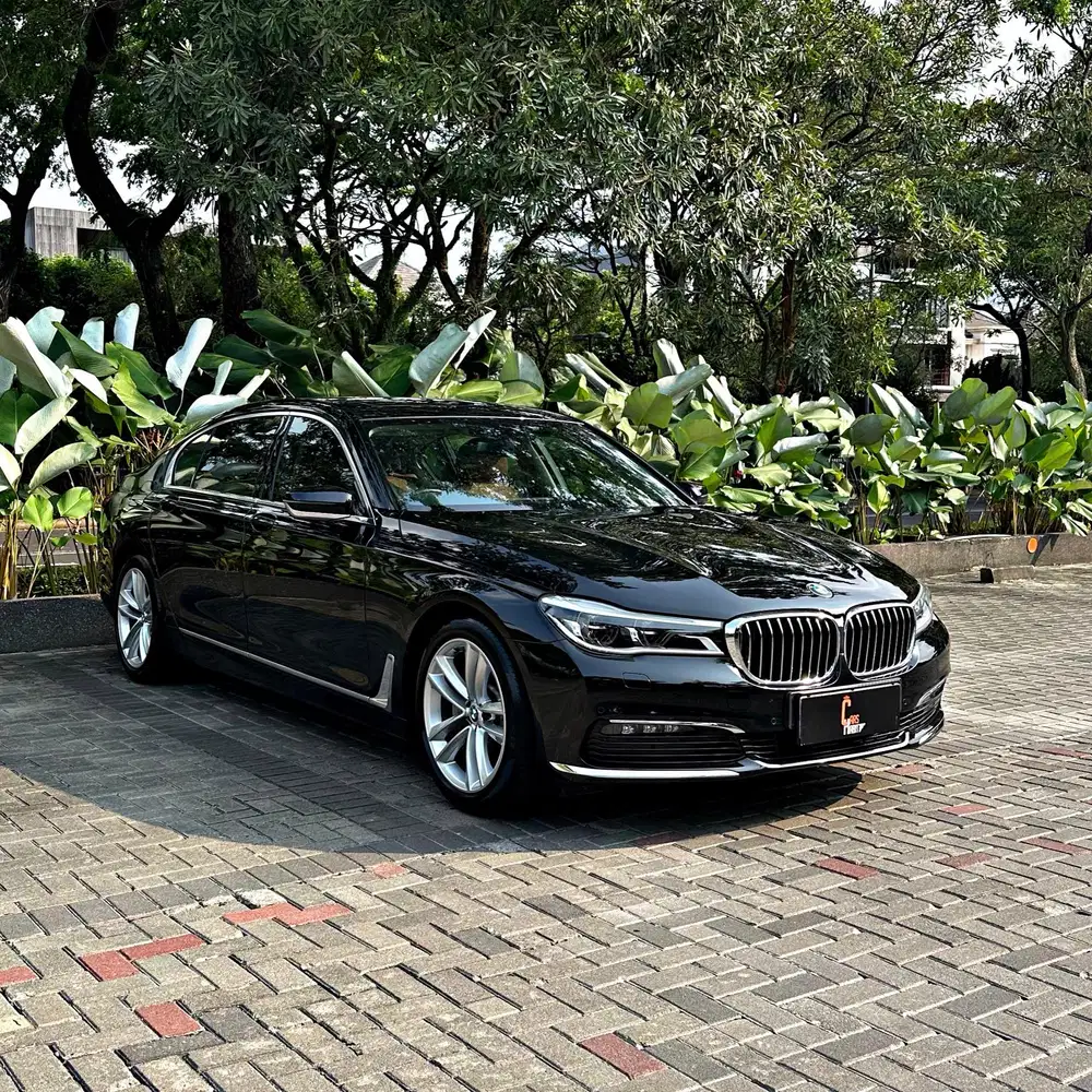 SEGAR BERGARANSI! BMW 730Li Luxury 2018 G12 730i 2019 Terawat low odo