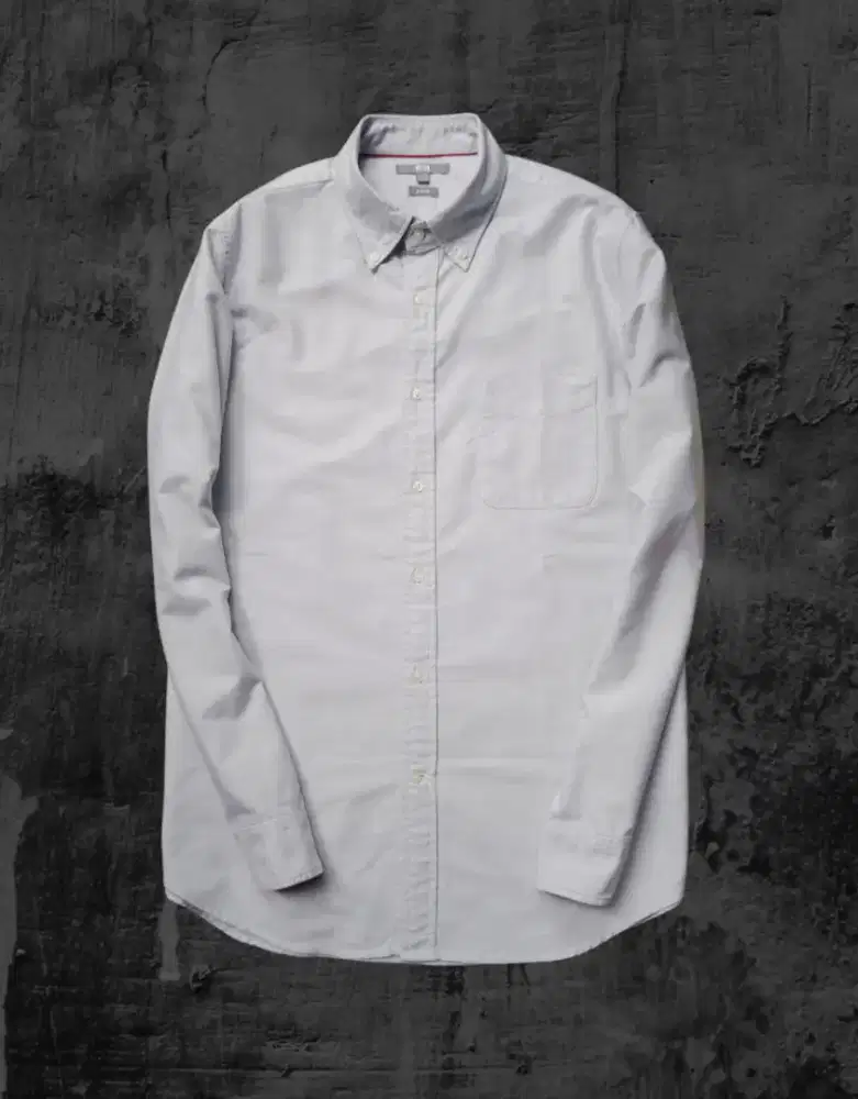 KEMEJA PANJANG UNIQLO ABU MUDA TEBAL, SIZE : M(LD106-108, P74)