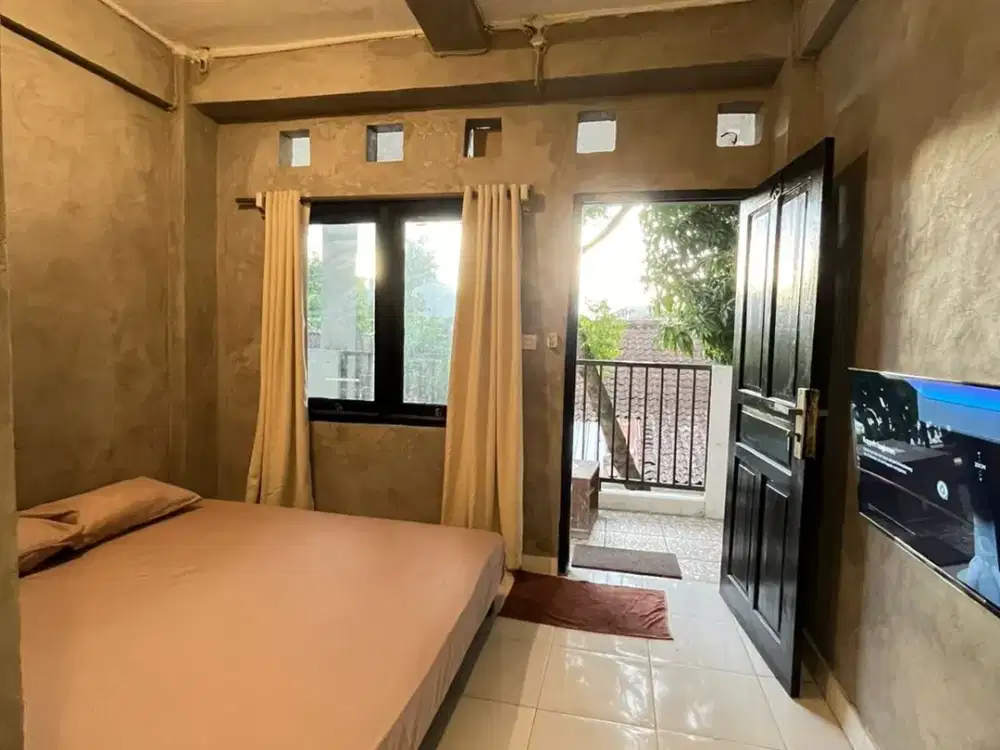 KOS EXCLUSIVE KARYAWAN DAN MAHASISWA COLOMADU BELAKANG HOTEL ALANA