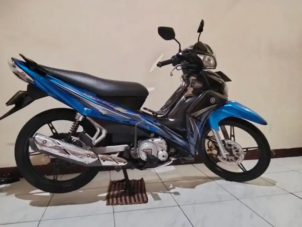 Yamaha Jupiter z 2011 warna biru velg racing