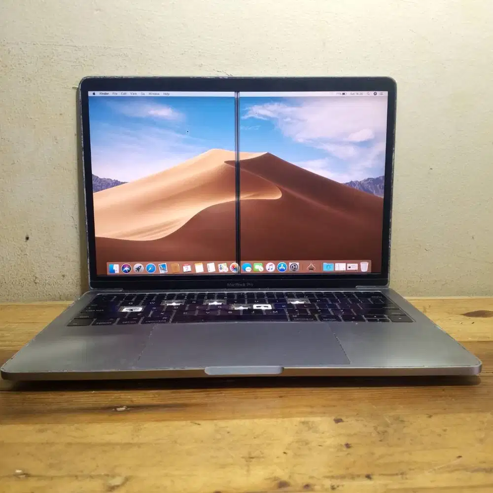 Macbook Pro 13 tahun 2017 core i5 Ram 8 GB SSD 256 GB MINUS