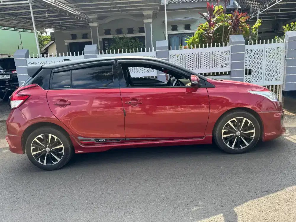 Yaris TRD 2015 merah