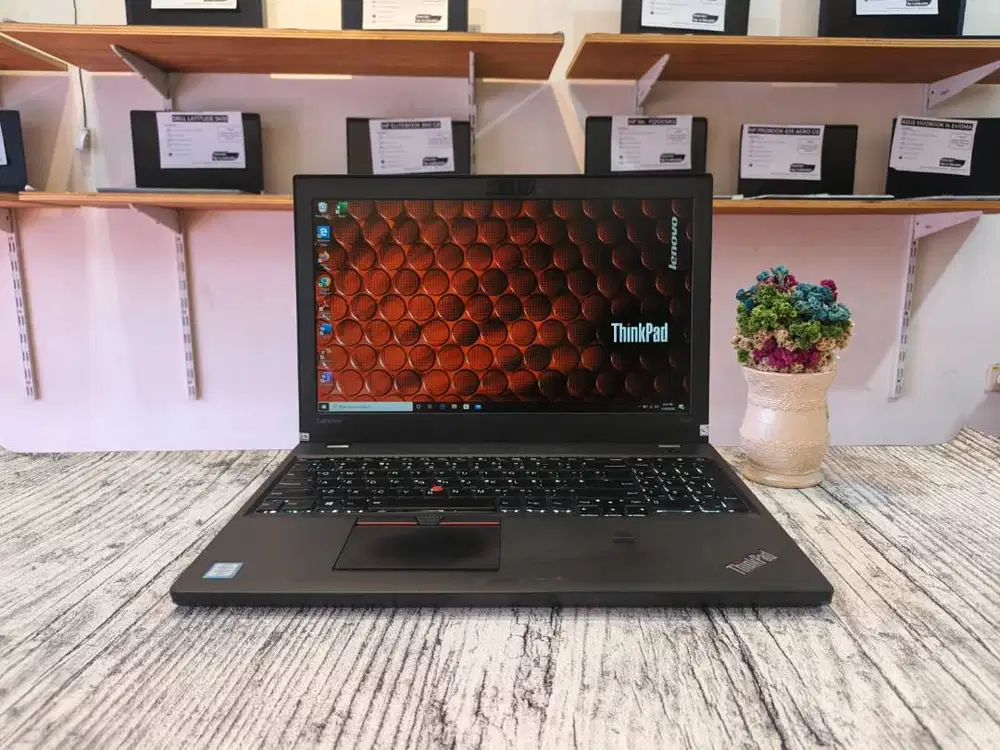 Laptop LENOVO THINKPAD T560 Intel Core i7-6600U Ram 8GB