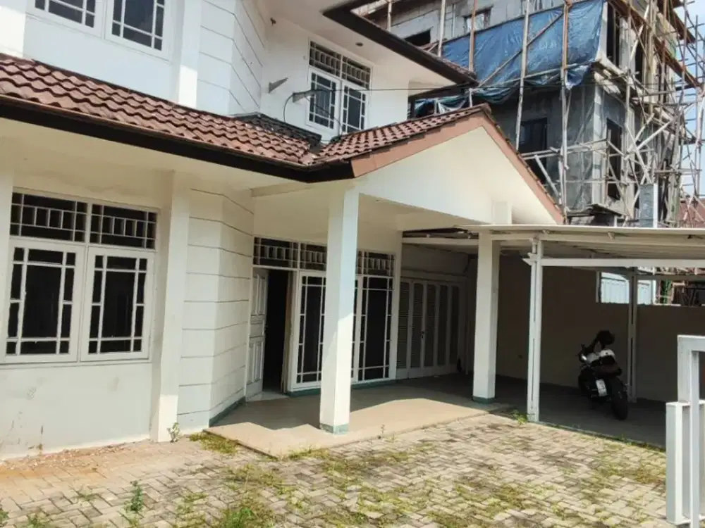 DIJUAL RUMAH STRATEGIS PINGGIR JALAN UTAMA – CILANDAK TENGAH