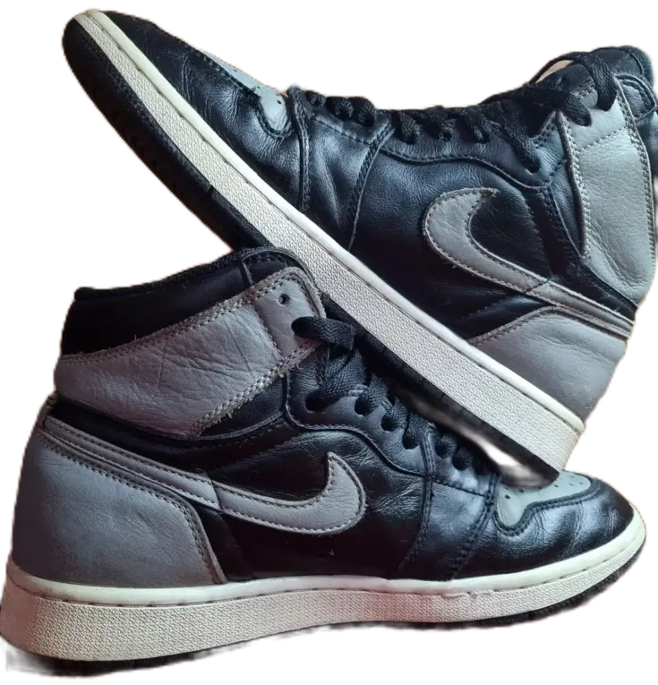 Sepatu second pribadi