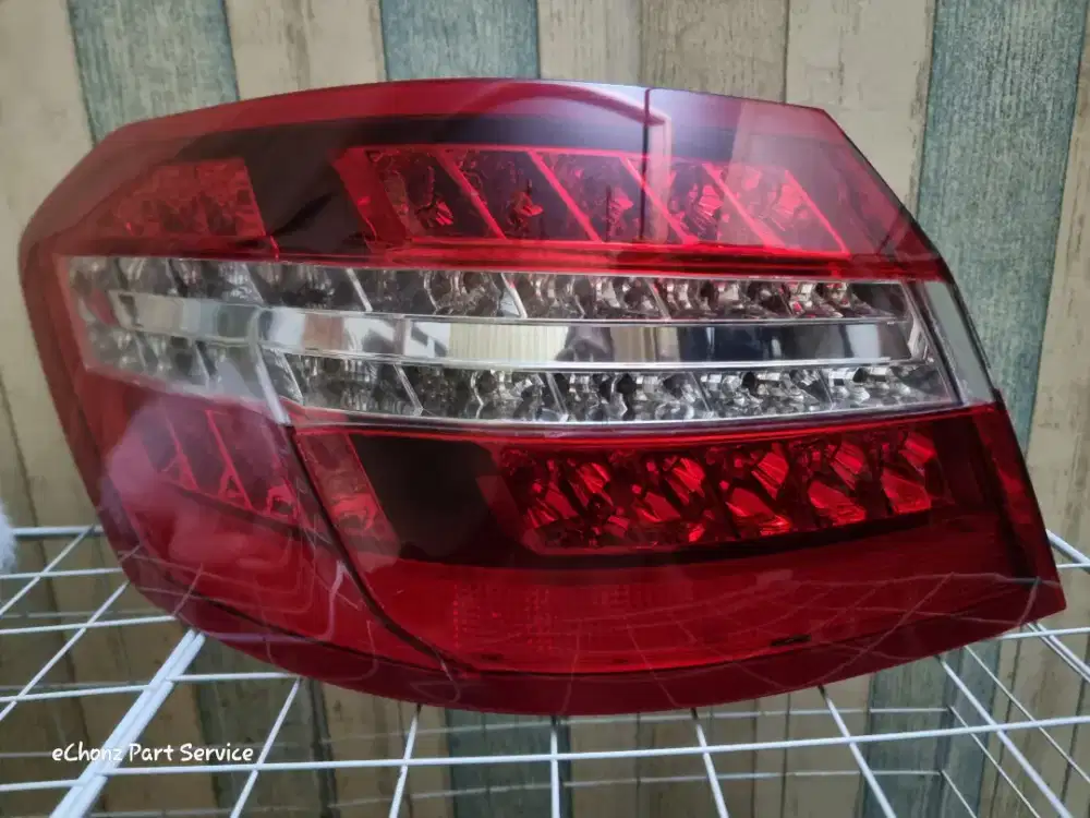 Stoplamp Kiri/ LH Mercy E Class W212 LED Original ( Ripair )