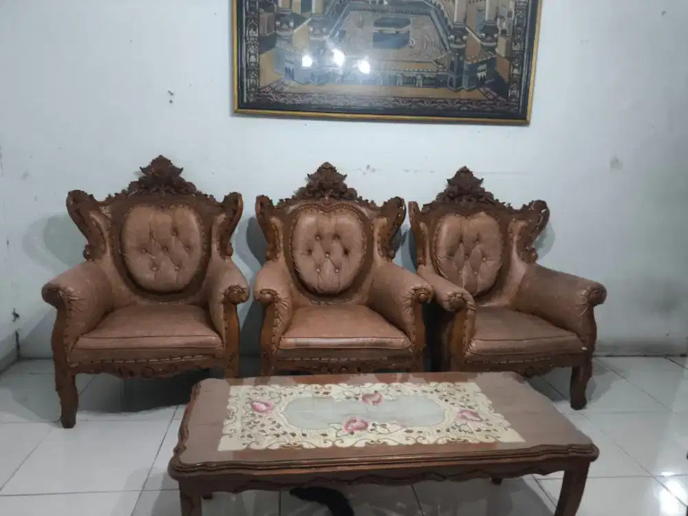 Sofa bekas tipe romawi