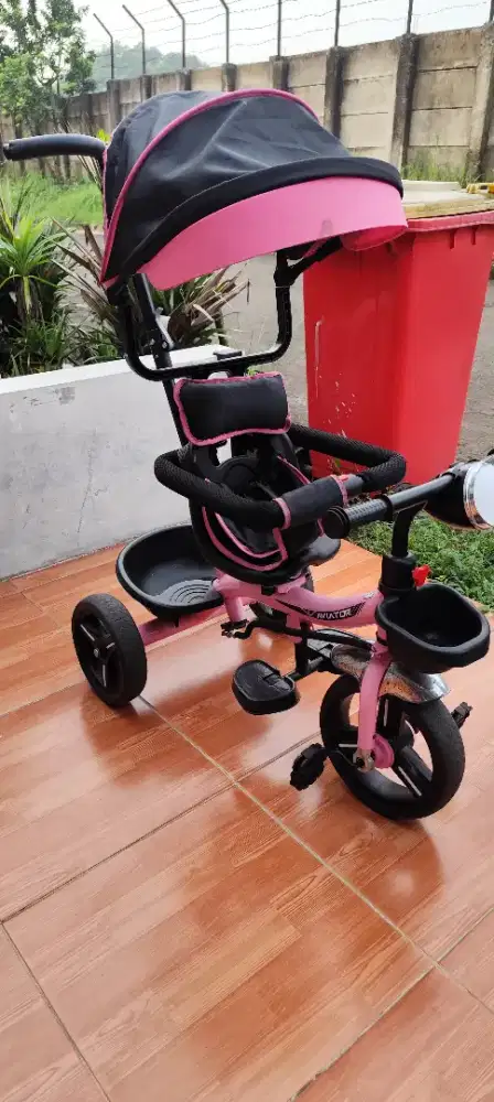 Sepeda anak roda 3 merk Aviator