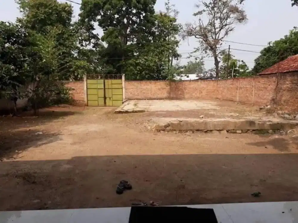 Dijual rumah degan halaman luas 1000m2 (sertifikat)