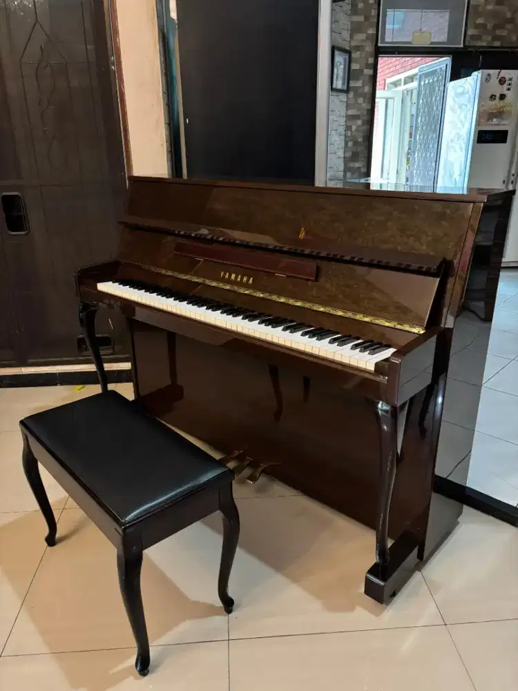 Piano Yamaha LU-110 T