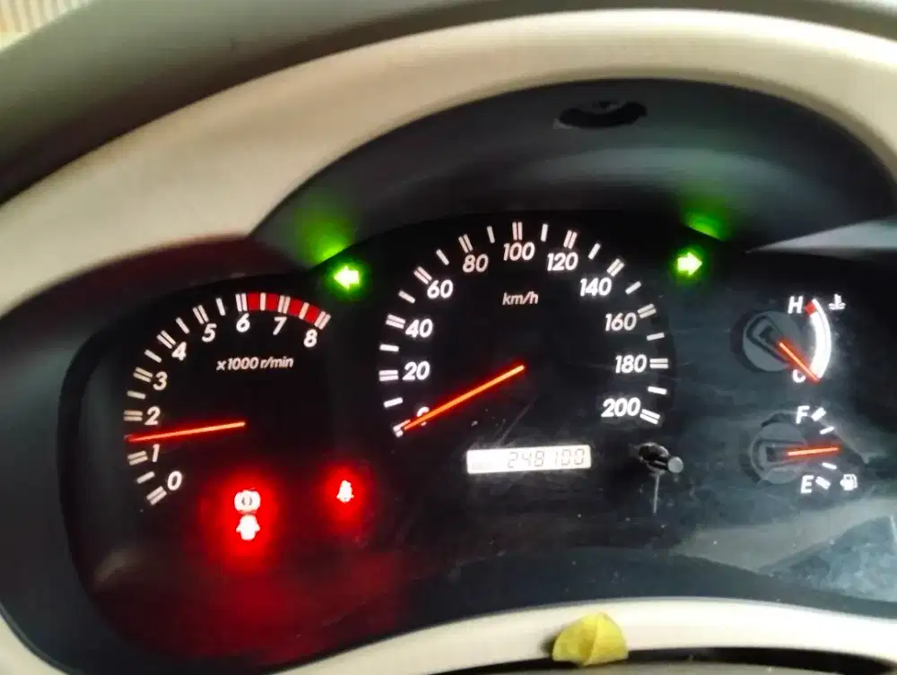 Innova 2.0 V tahun 2004