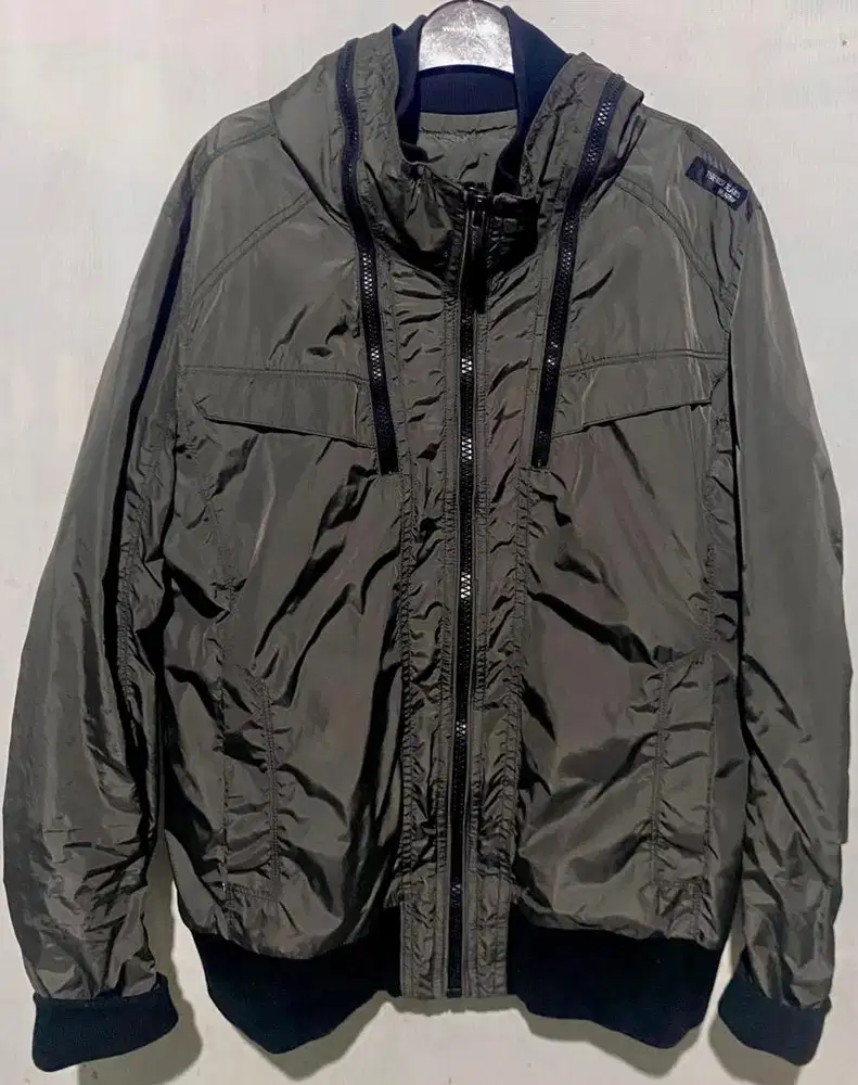 [ PRELOVED ] Jaket Windbraker 2 Layer || Jaket Kupluk Resleting