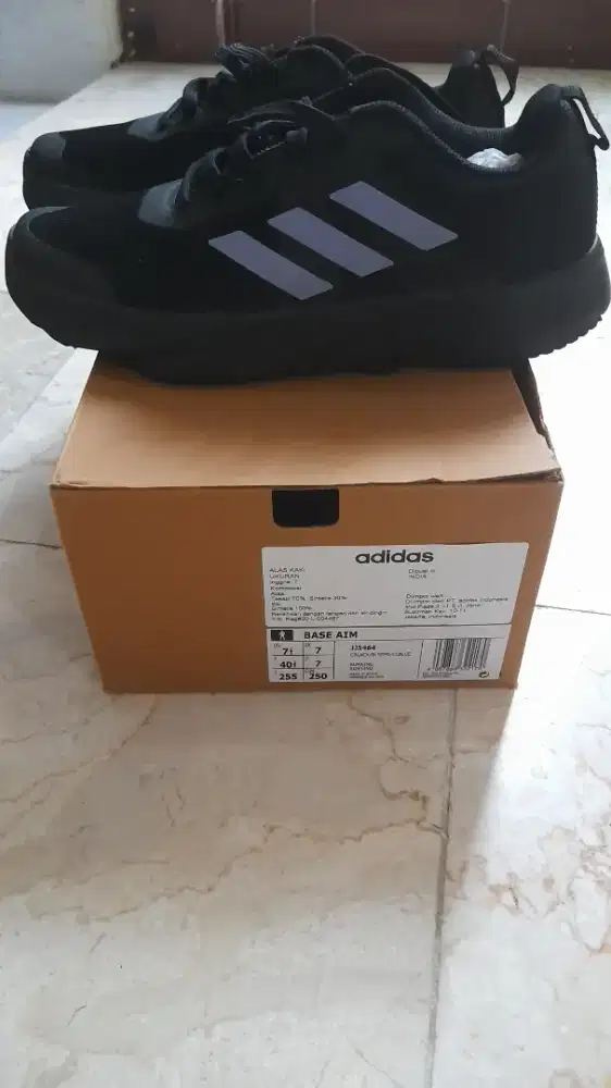 ADIDAS BASE AIM size 40 2/3