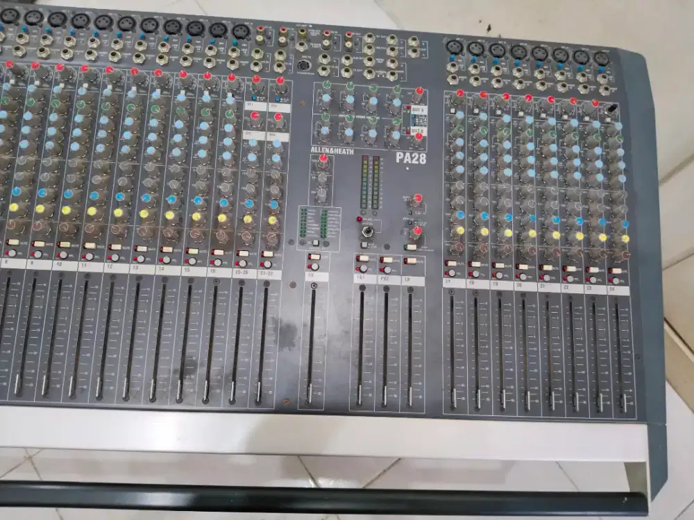 Mixer allen&heath pa28