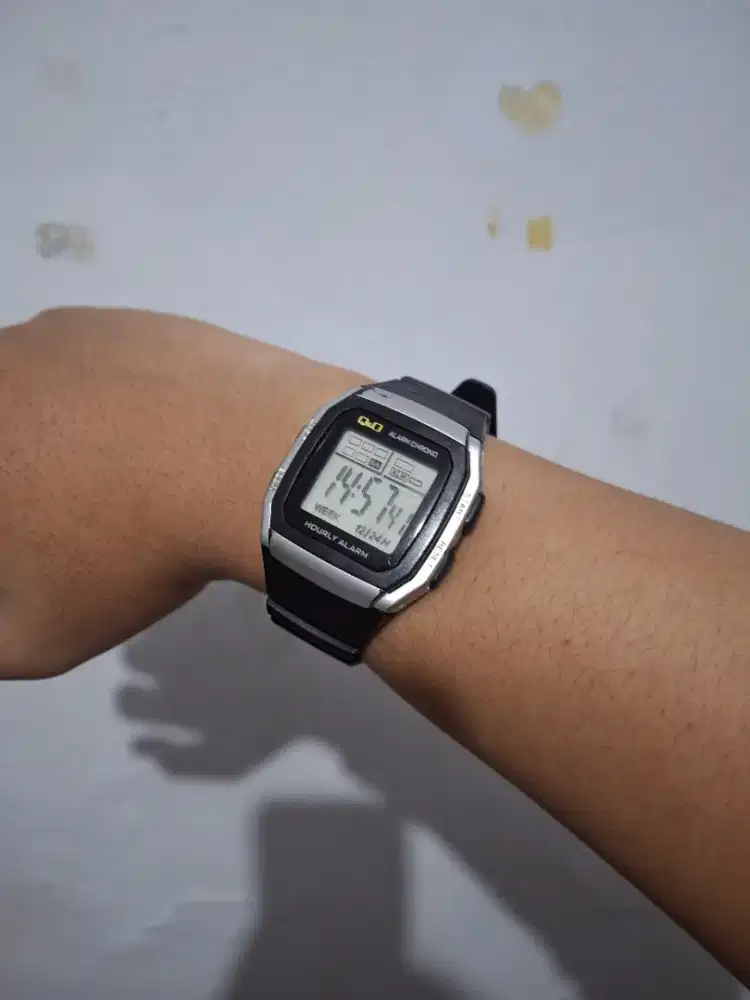 Jam Tangan Digital QnQ