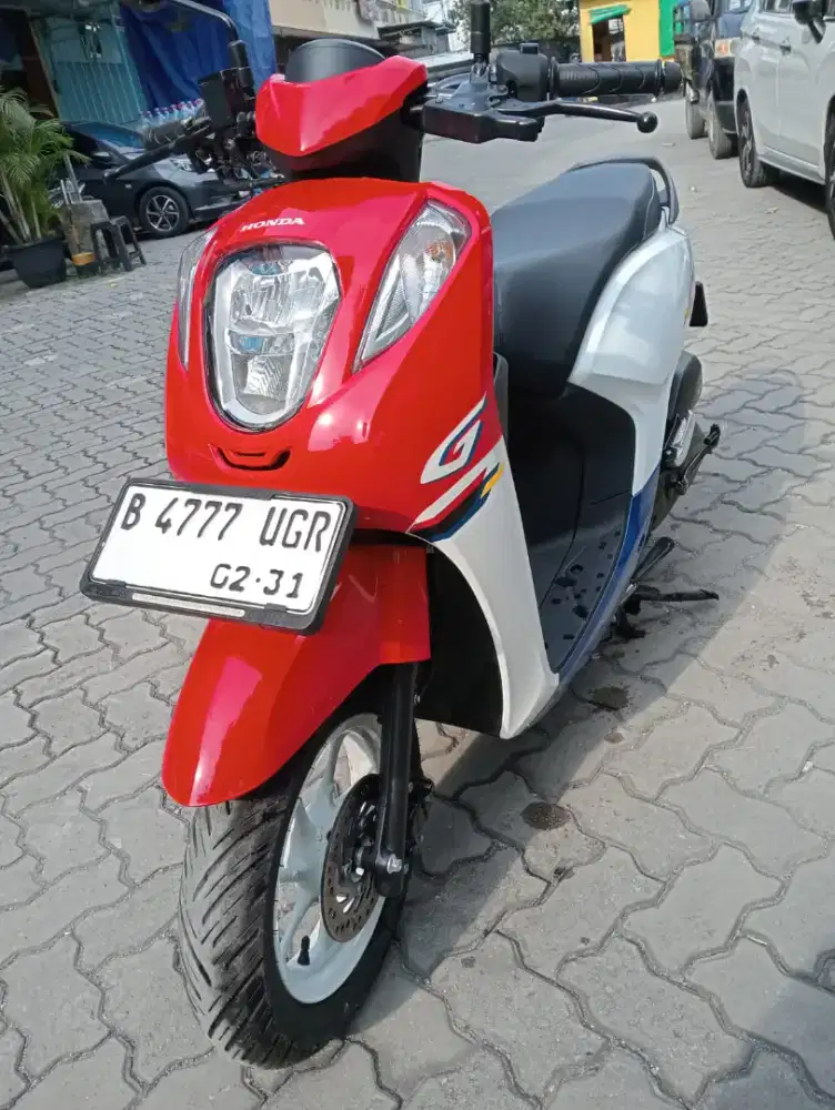Dijual Motor Gress baru pakai 3 bulan Genio CBS Tahun Pemakaian 2026