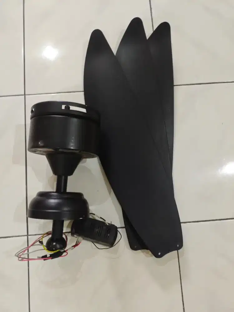 Di jual ceiling fan / kipas angin plafon