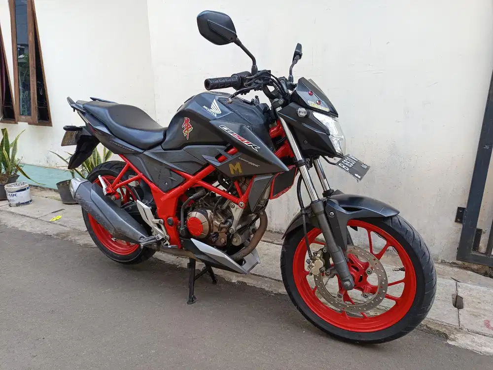 Honda cb150R 2017 lengkap mesin halus bagus