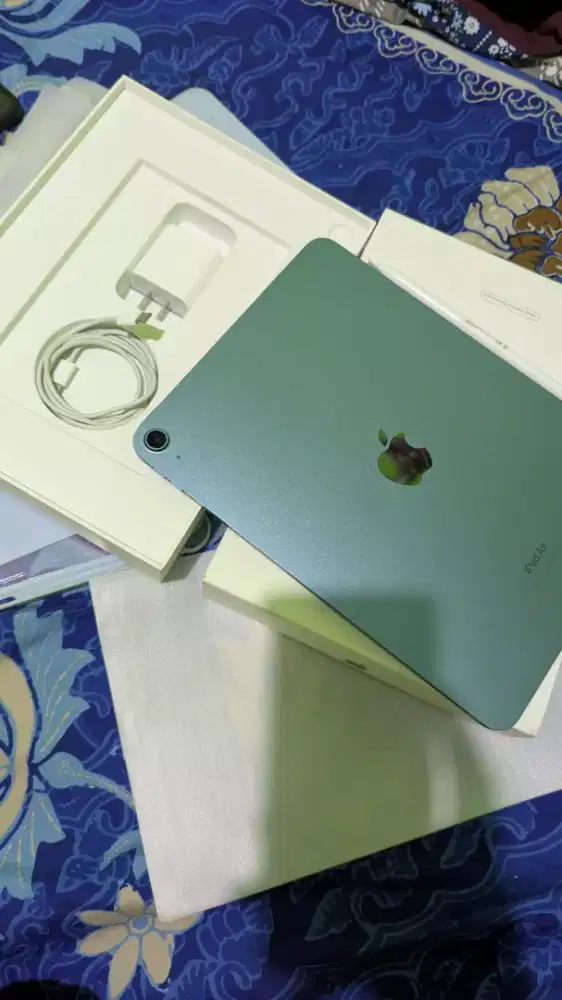 iPad Air 5 Biru 64GB M1 - Baterai 100% Garansi 2027 + Pensil