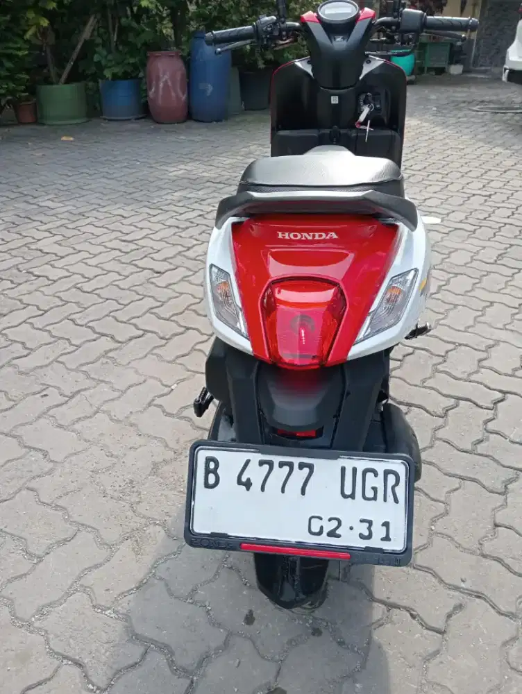 Dijual Motor Gress Baru Pakai 3 Bulan Honda Genio CBS