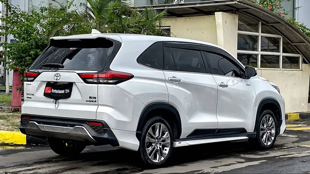 Toyota Innova Zenix 2.0 Q Hybrid TSS Modellista TIPE TERTINGGI White O