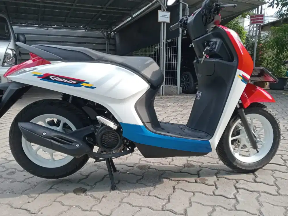 Dijual Motor baru Pakai 3 Bulan Honda Genio CBS Km 330