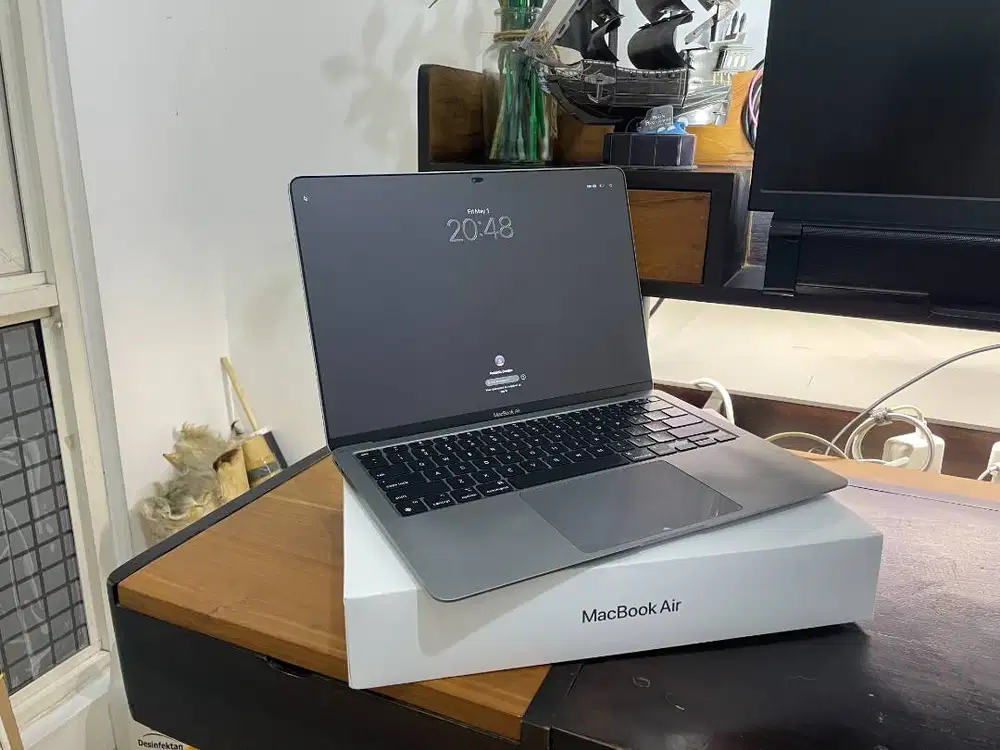 MacBook Air M1 (2020) – 13-inch – 8GB / 512 GB – Second No Dent