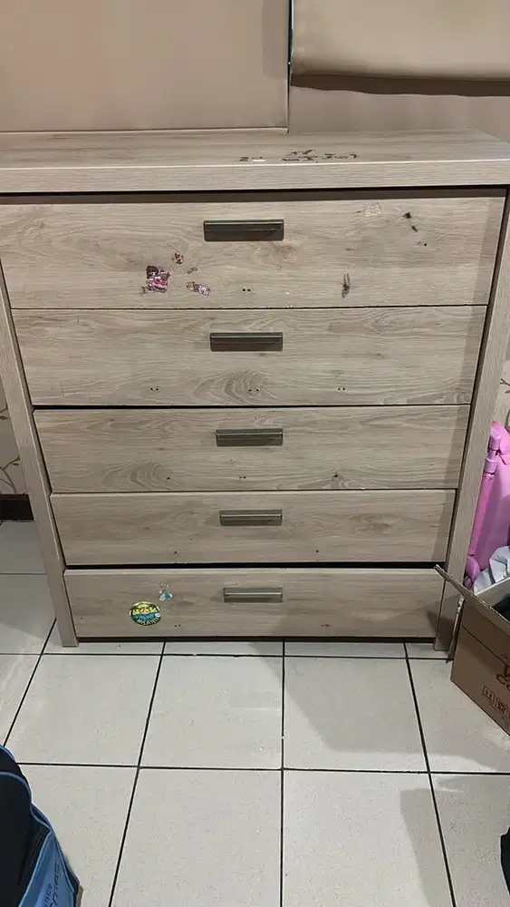 Drawer lemari laci