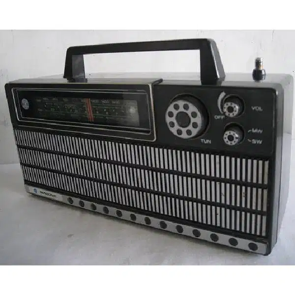 Vintage Radio djadoel merek BENSONIC era 70's