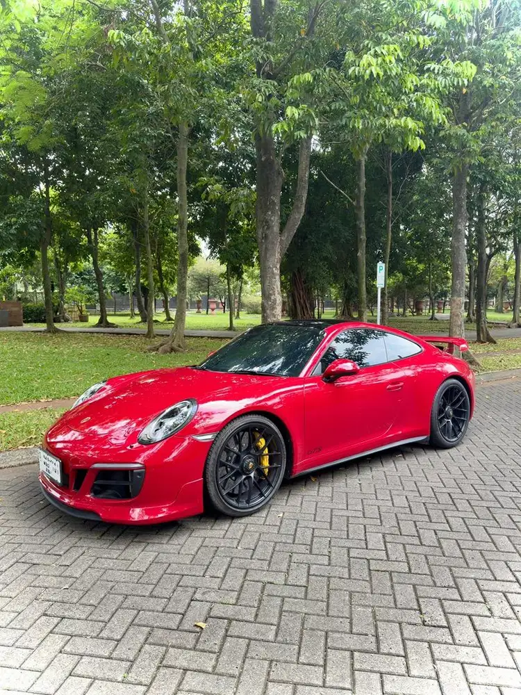 Porsche 911 Carrera GTS