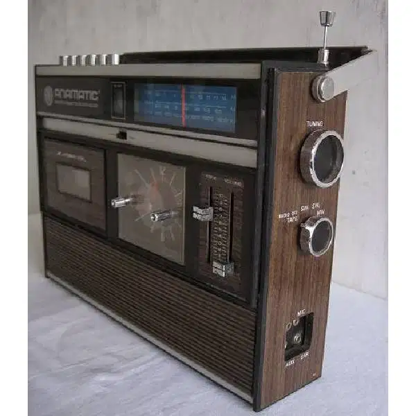 Radio dan tape recorder + clock timer merk ANAMATIC buatan Japan