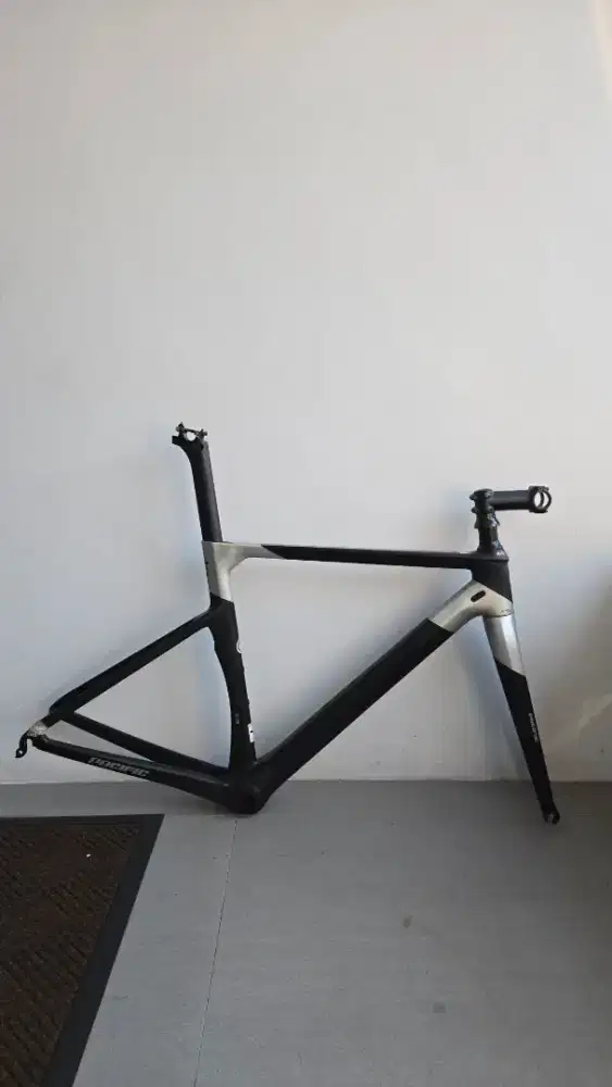 FRAME SEPEDA ROAD BIKE CARBON Pacifix Varilux