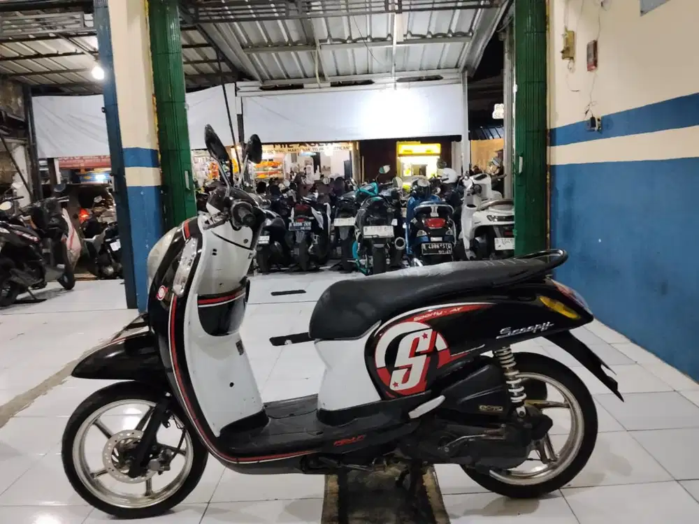 dijual cepat honda scoopy esp 2015 siap pakai gres