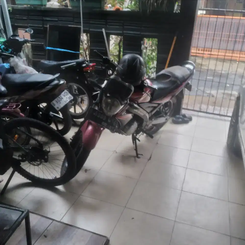 Vixion old merah maroon