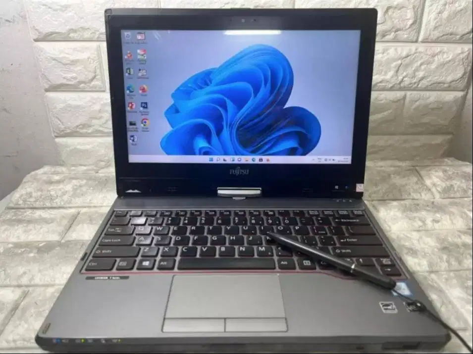 Laptop FUJITSU T726 Tablet Core i5-6300U Ram 8GB N-WKJ