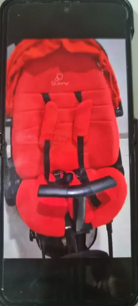 Quinny Mod Stroller dilengkapi dengan penyambung untuk car seat