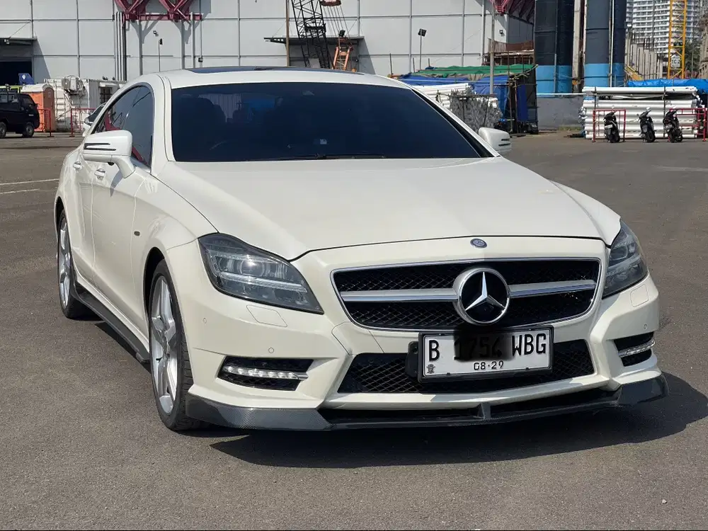 MERCEDES BENZ CLS350 AMG AT PUTIH 2012