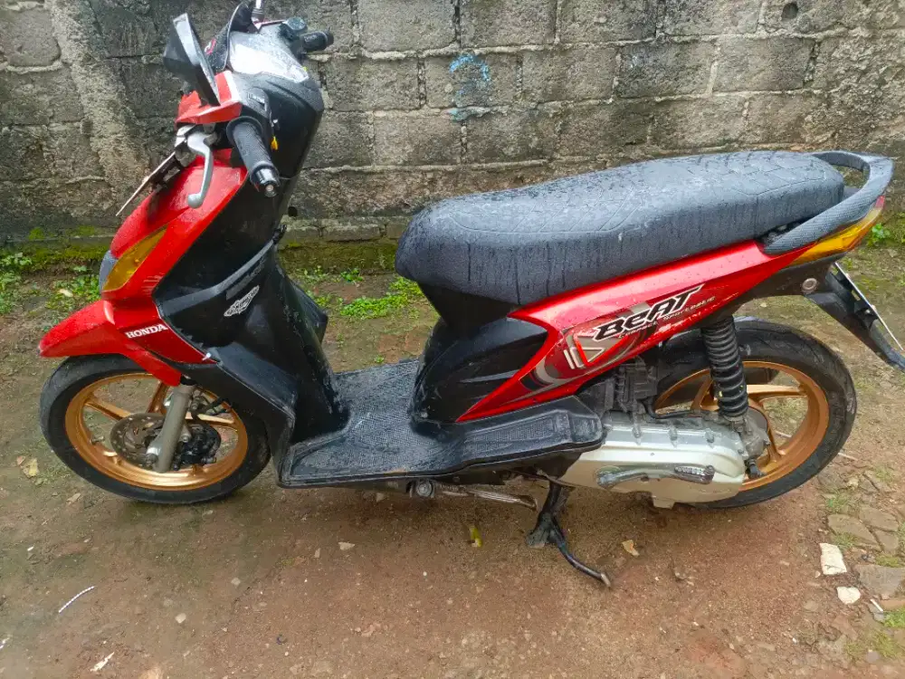 Dijual Beat carbu thn 2012,motor rawatan ngga ada minus, kumplit.