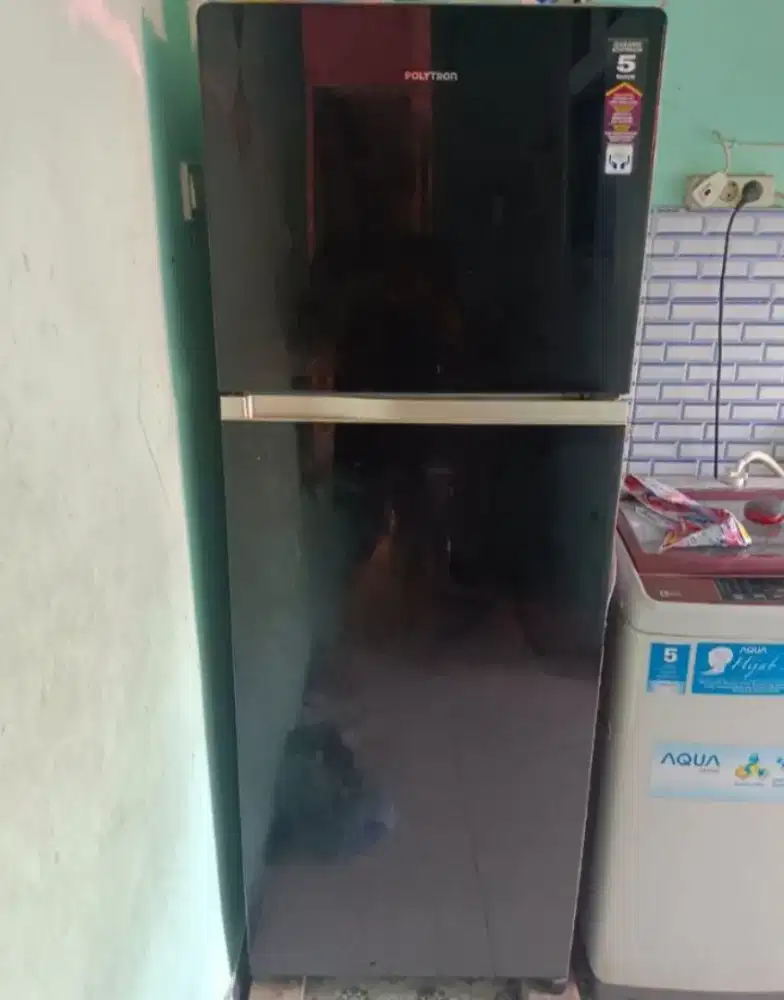 Kulkas Polytron 2 pintu inverter