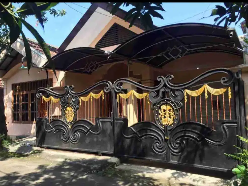 Di Jual Rumah Siap Huni.
Rungkut Barata