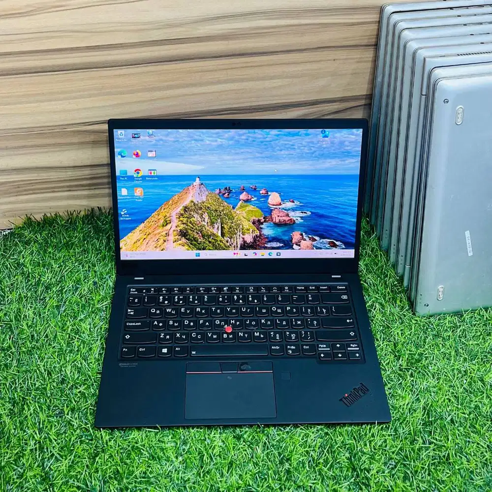 LAPTOP LENOVO X1 CARBON CORE I7 GEN10 16GB/256GB 14 INCH *RDC
