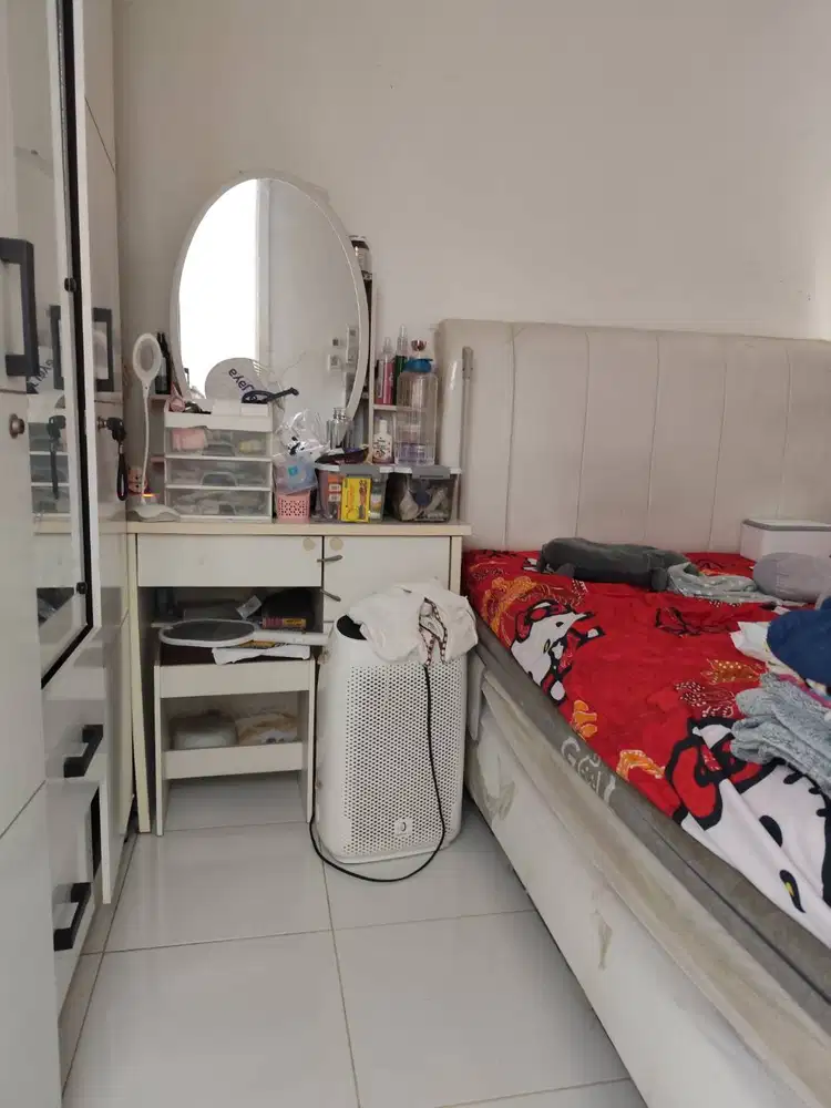 Jual Meja Rias termasuk kursi