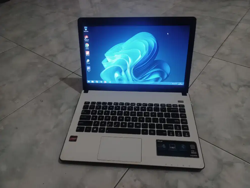 Laptop Asus Amd Radeon Layar 14 inch